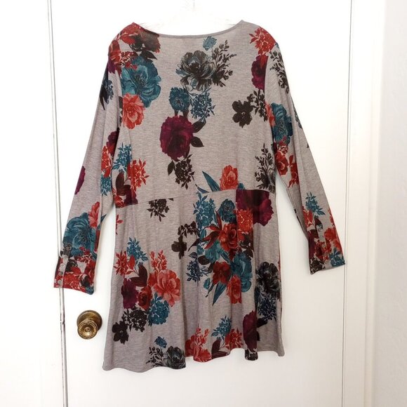 Chico's Rose-Print Button-Sleeve Knit Tunic Top - Picture 6 of 10